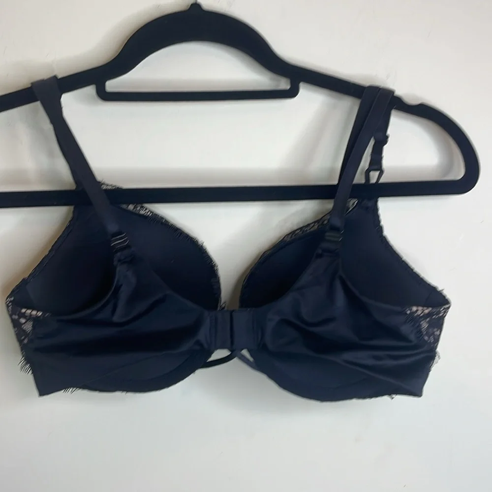 Victoria's Secret Black Lace Bombshell Plunge Bra, 34B